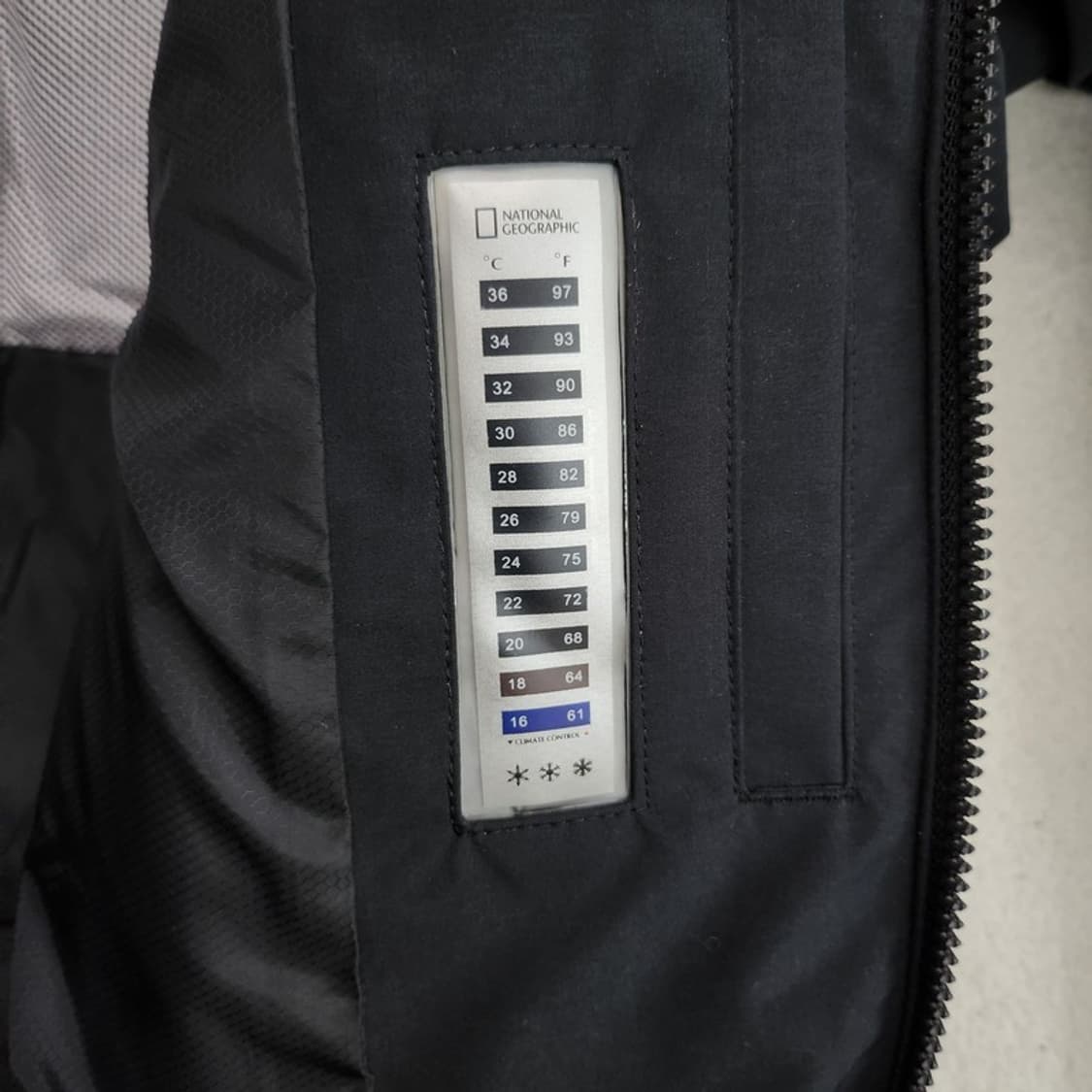 NATIONAL GEOGRAPHIC 헤비 덕다운 패딩 XXL 상품이미지6