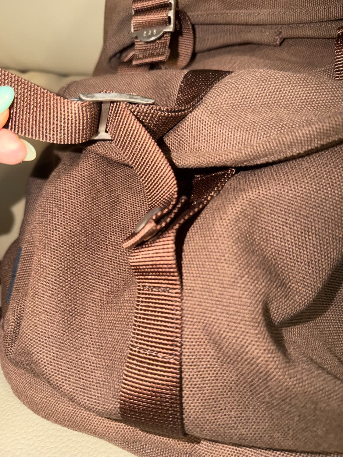 buckle point brown backpack 상품이미지3