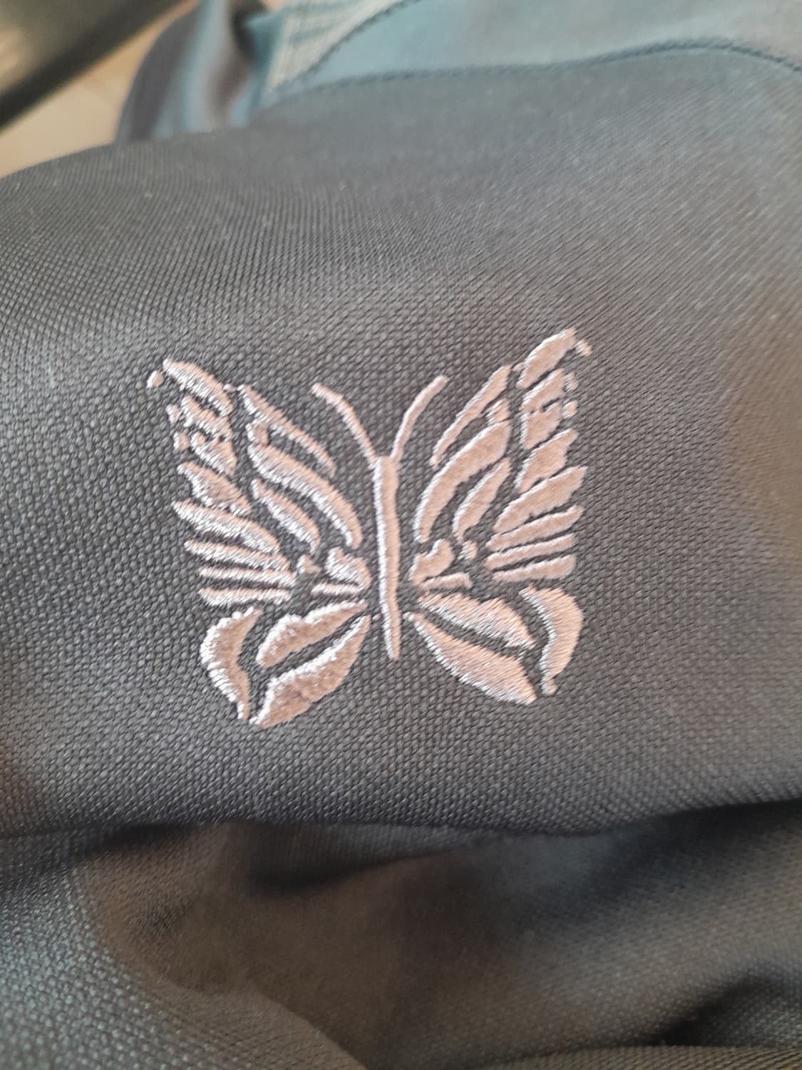 니들스 트랙자켓 블랙 다크브라운 상품이미지8