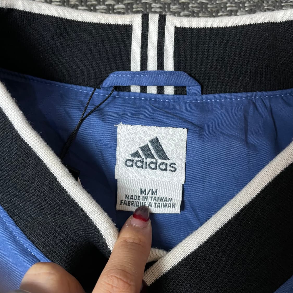 아디다스 블루 폴리 브이넥 웜업 M  상품이미지4