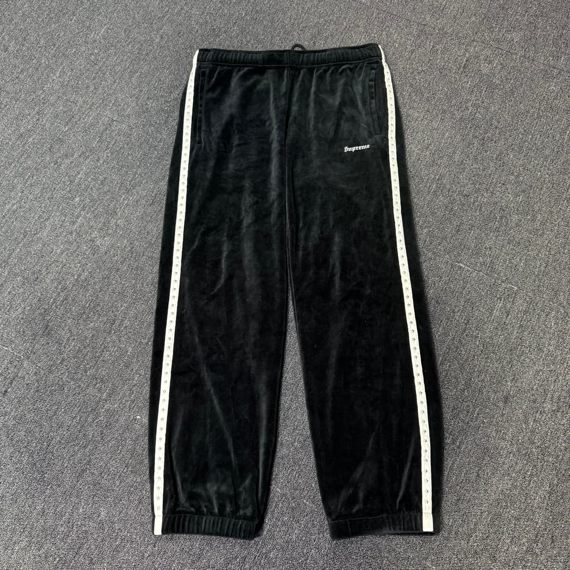 슈프림 스타 스터드 벨벳 팬츠 상품이미지1