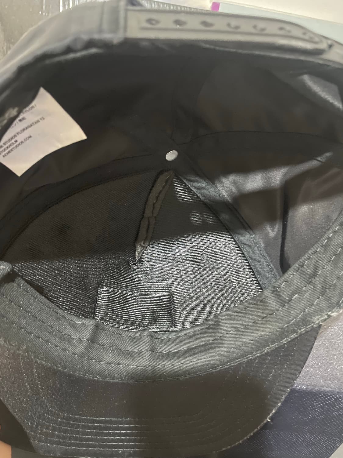 아크네 스튜디오 스냅백 볼캡 블랙 상품이미지2