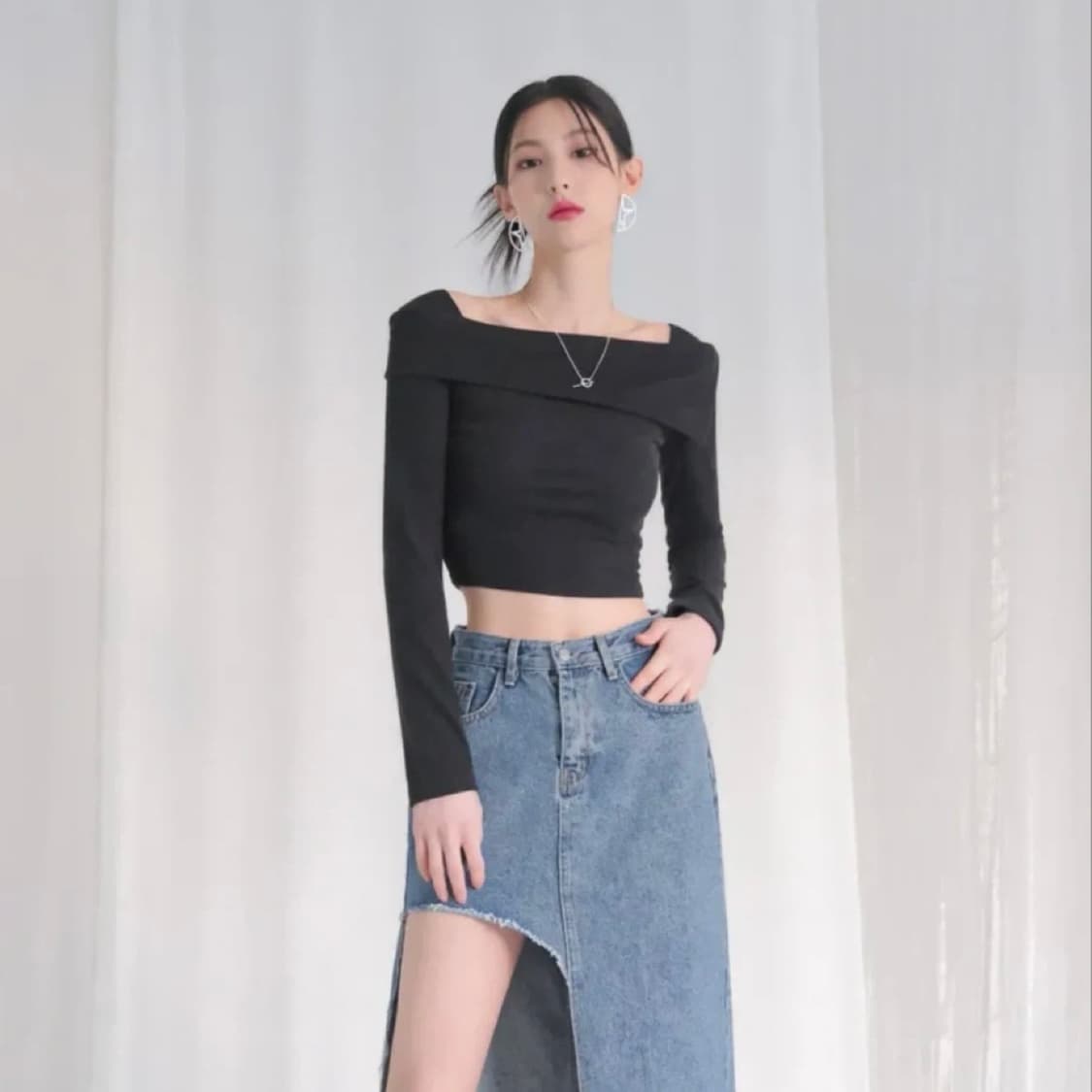 어반드레스 오프숄더 티셔츠 상품이미지1