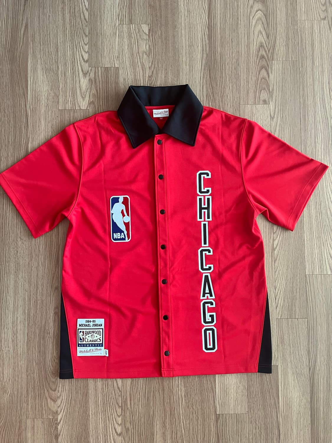 미첼앤네스 NBA어센틱 슈팅 셔츠 시카고 불스 84-85 마이클 조던 상품이미지1