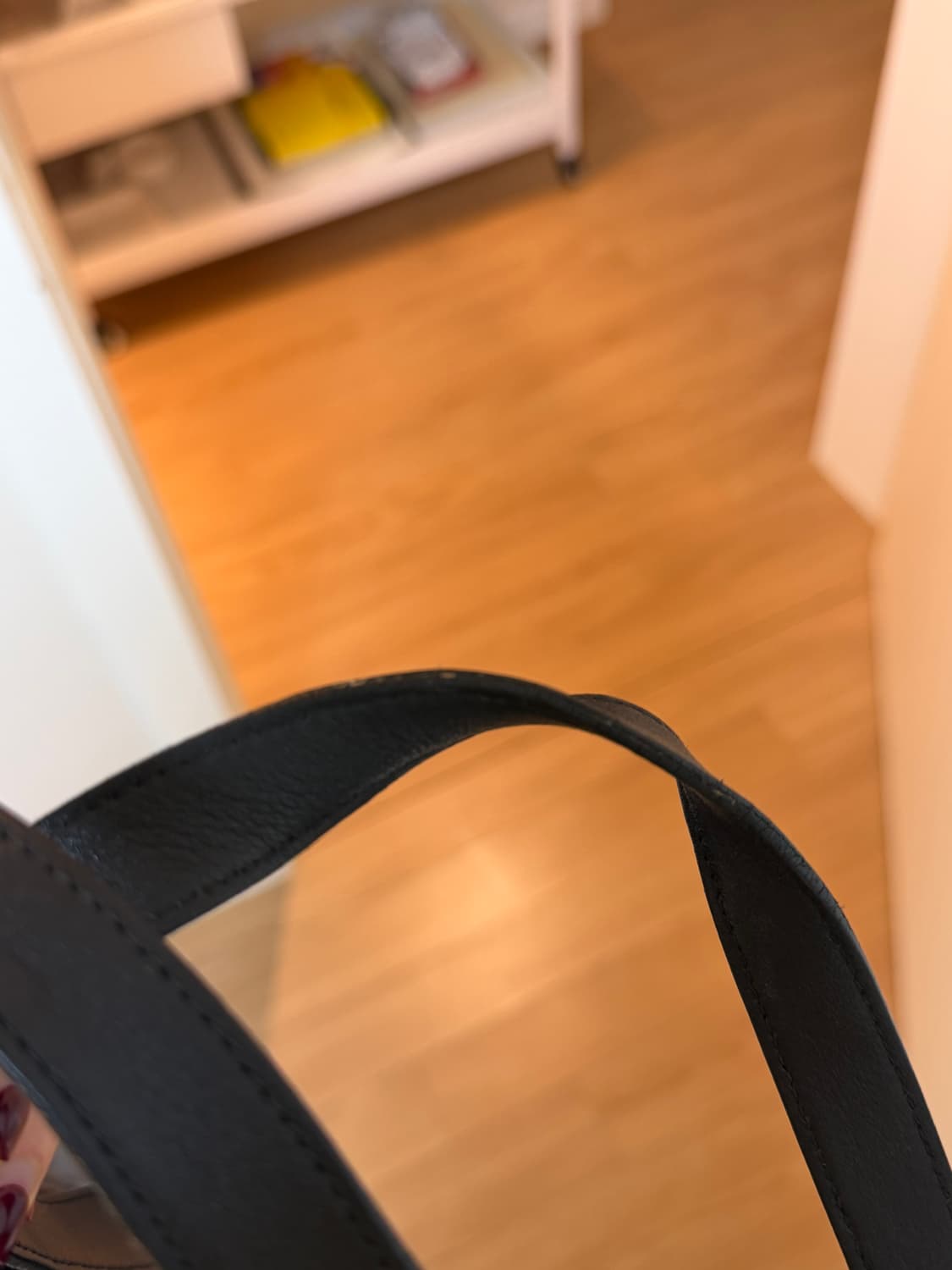 생로랑 레더 스웨이드 리버서블 백 상품이미지3