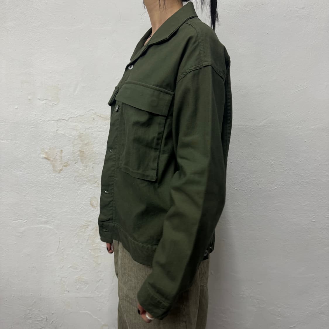 빔즈(BEAMS HEART) 올리브컬러 코튼 오픈 칼라넥 트러커 자켓 상품이미지2