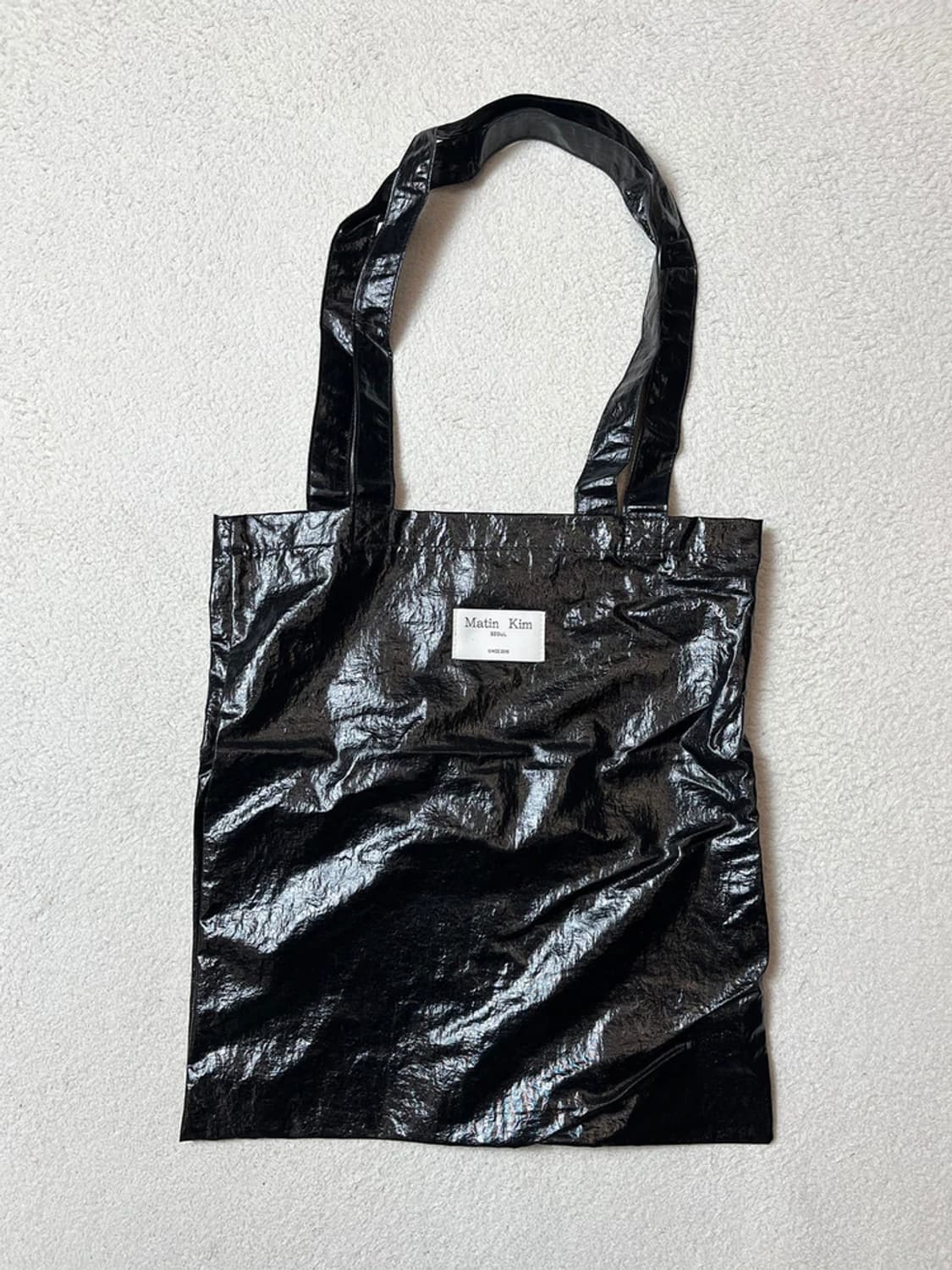 마뗑킴 새틴 시그니처 로고 에코백 Q1232 상품이미지3