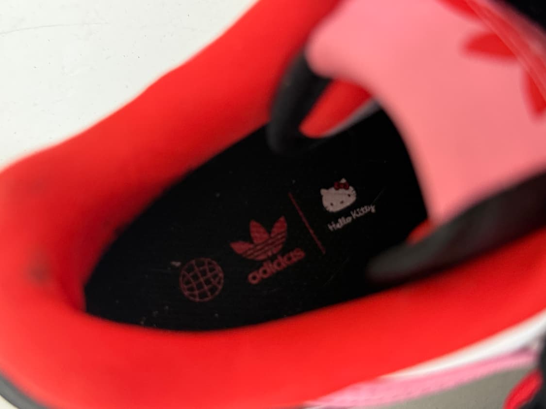 Adidas × Hello Kitty 스니커즈 상품이미지8