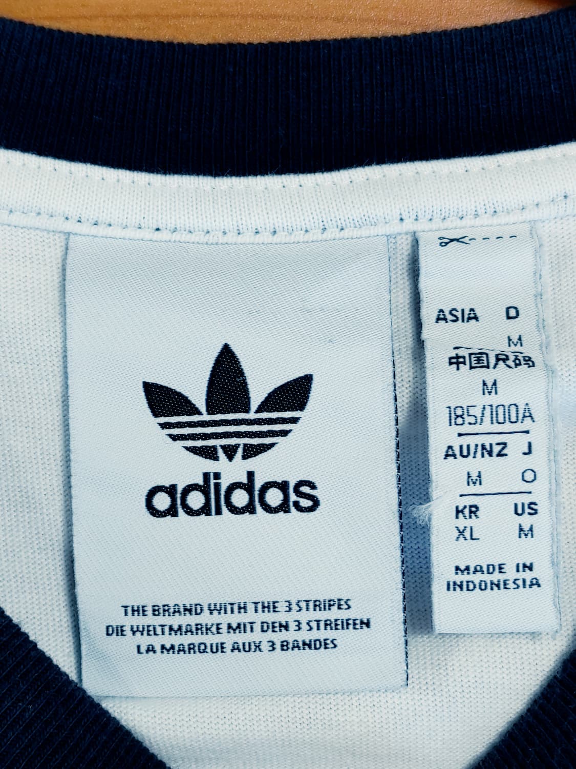 PAKAIAN adidas 파카이안 아디다스  삼선라인 반팔라운드티
 상품이미지6