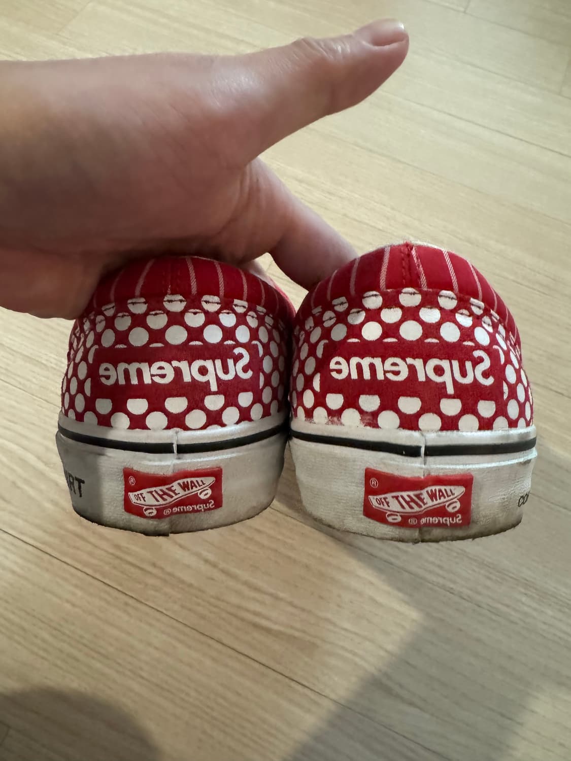 슈프림 꼼데 반스 상품이미지3