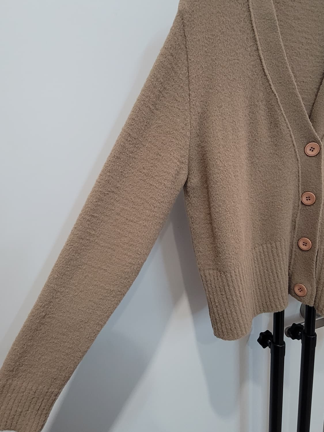 로에일 코지 딥 브이넥 가디건_베이지 상품이미지4