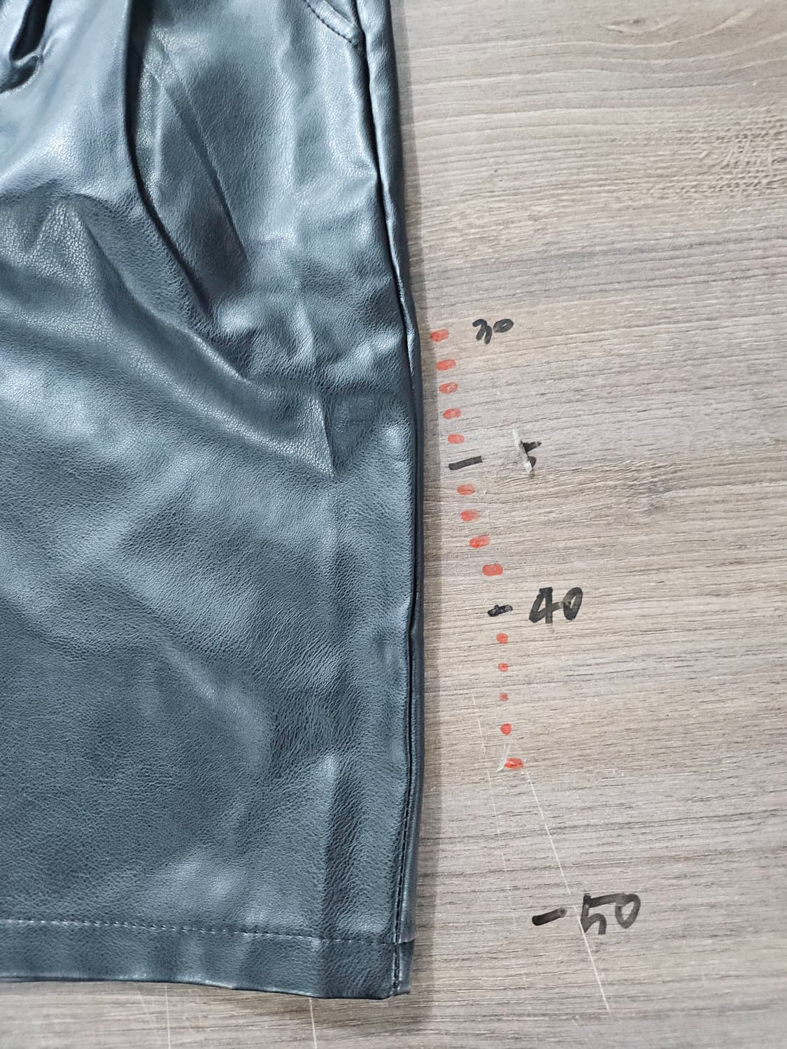 GGPX  블랙 레더 반바지 상품이미지5