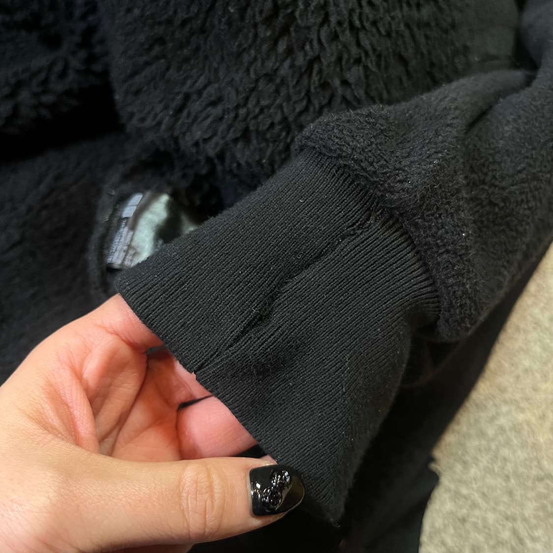 유니클로 x 화이트 마운티니어링 플리스 집업 자켓 상품이미지4