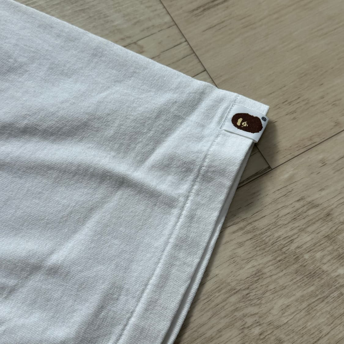 베이프 베이비 마일로 온 베이프 반팔 티셔츠 화이트X리사 상품이미지3