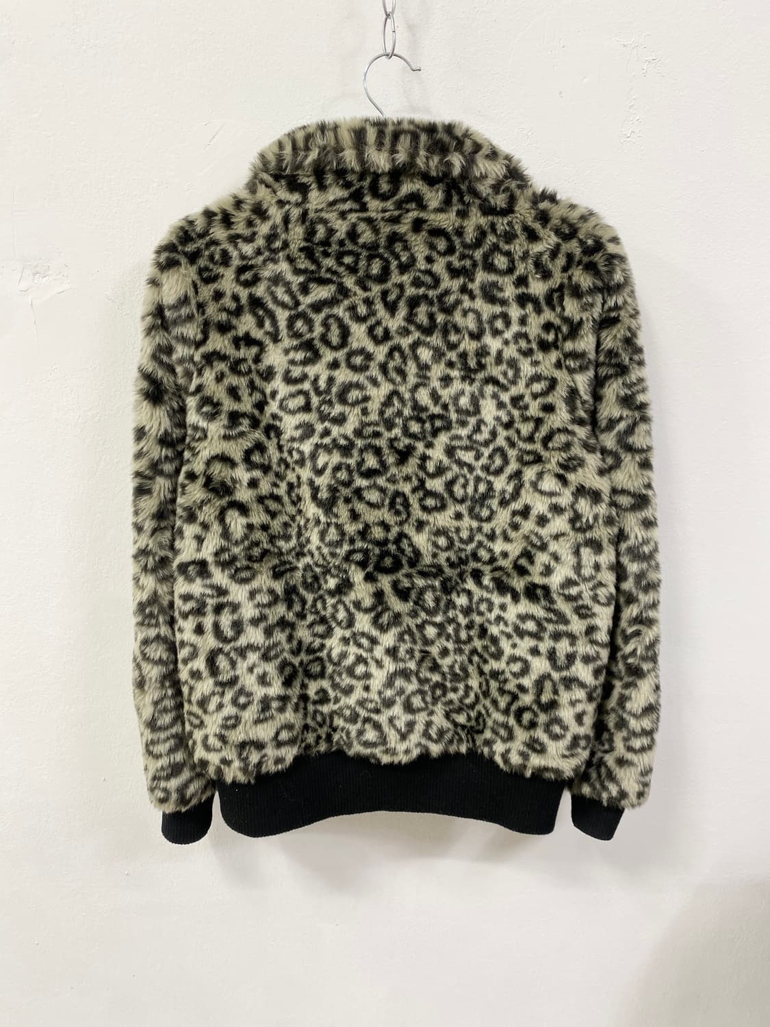 [BANANA FISH] 오네갸루 레오파드 퍼 집업 자켓 상품이미지6