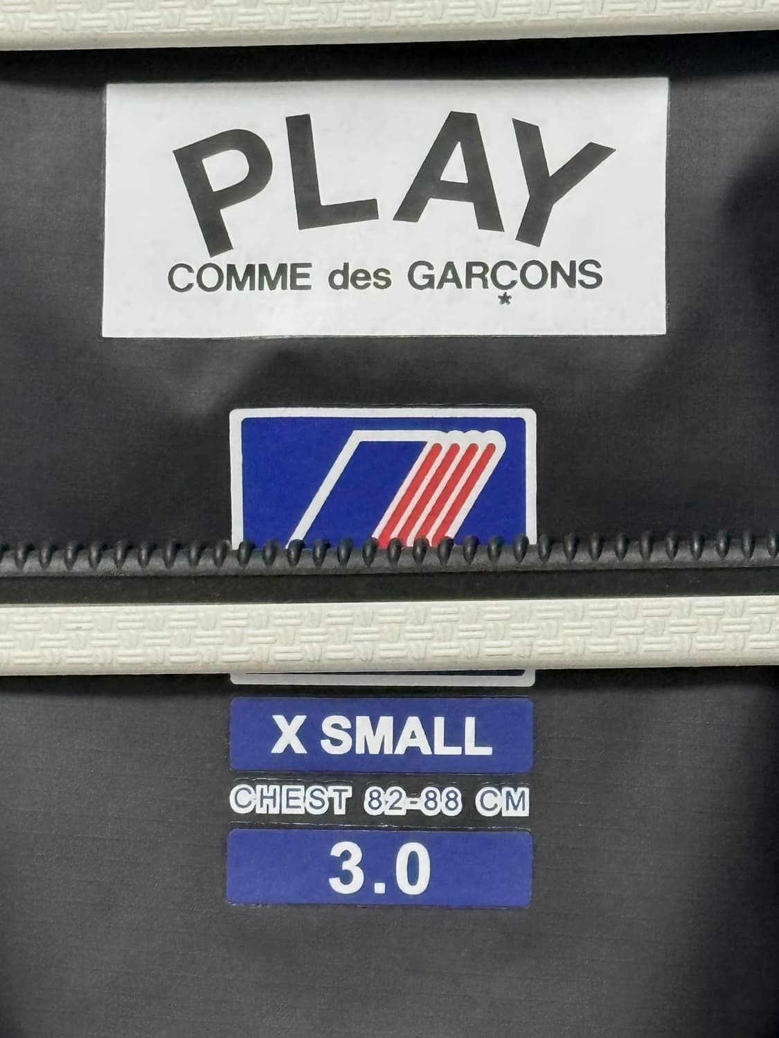 플레이 꼼데가르송 x 까웨 풀 집 자켓 블랙 상품이미지3