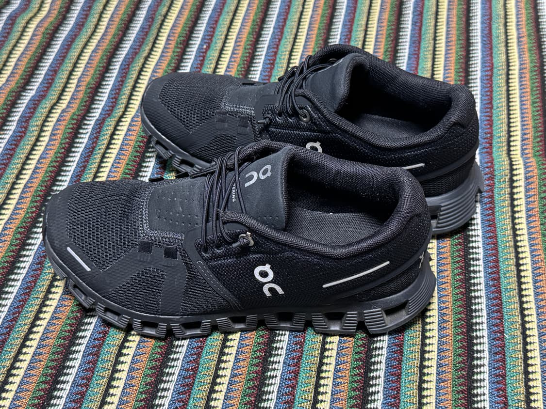 온러닝 클라우드 5 올 블랙 220 상품이미지1