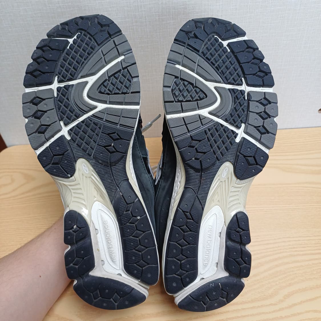 뉴발란스 2002r 프리미엄 빈티지 블랙 265사이즈 상품이미지6