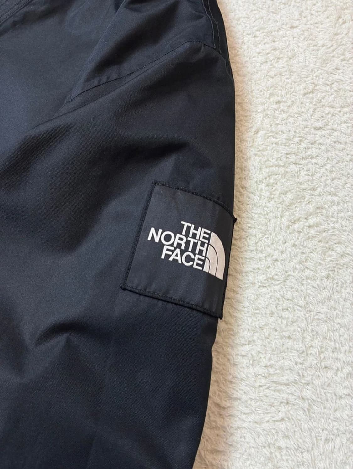 노스페이스 블랙 바람막이 19SS 품절급 L 100 상품이미지5