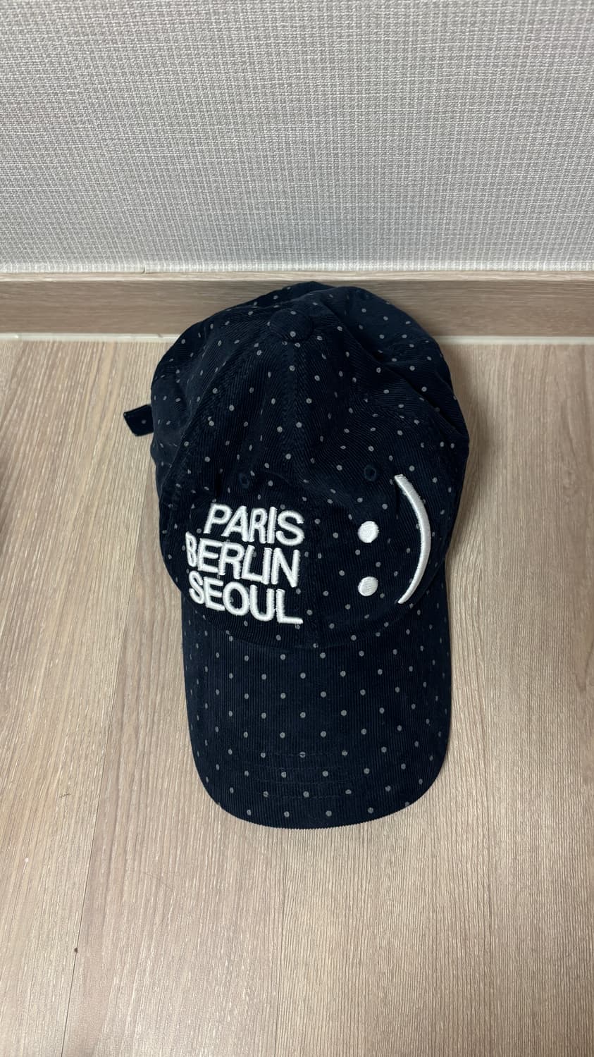 더뮤지엄비지터 스마일볼캡 상품이미지2