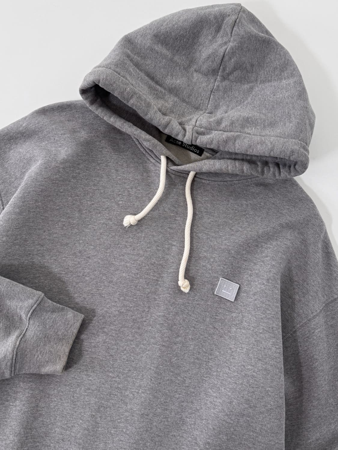 아크네스튜디오 오버사이즈 멜란지 그레이 페이스 패치 로고 스웻 후드 상품이미지3