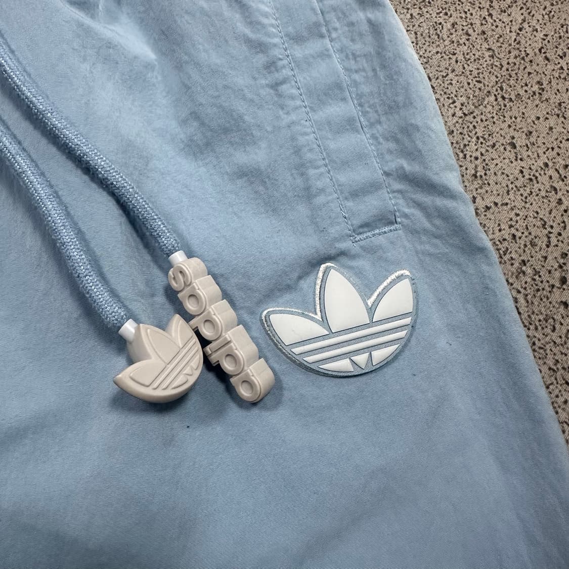 ✨ (바배) 아디다스 파이어버드 아디컬러 스카이 트랙 팬츠  상품이미지3