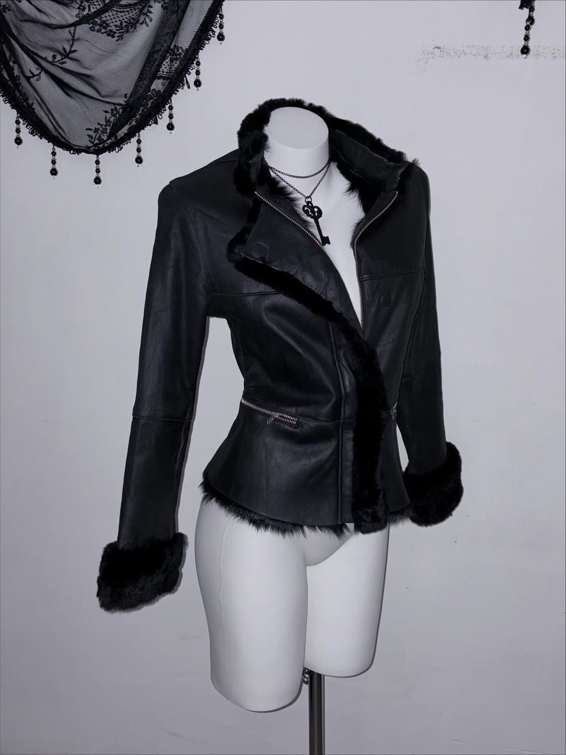 리얼퍼 블랙 무스탕 패딩 대용 겨울 아우터  상품이미지1