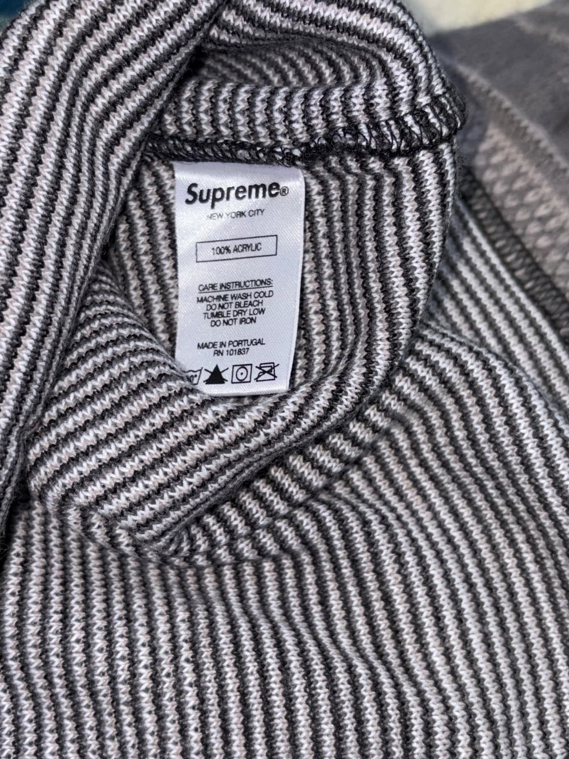 18FW 슈프림 니트 스트라이프 후드 롱슬리브 탑 상품이미지4