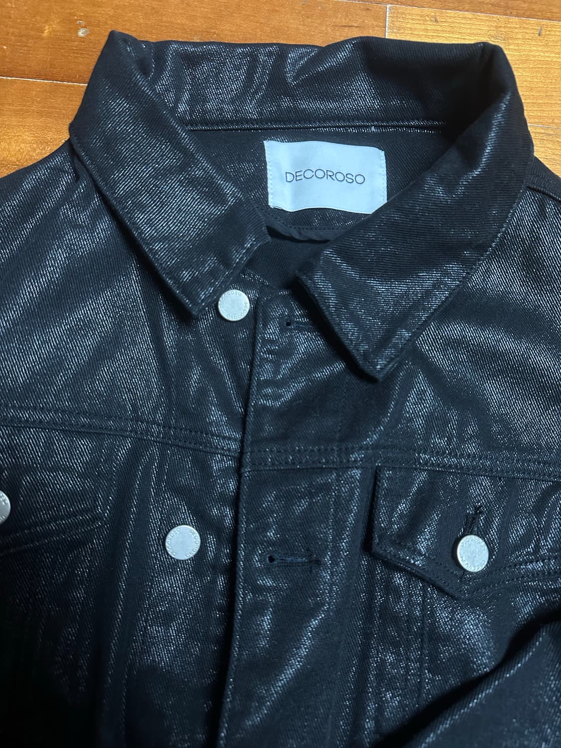 데꼬로소 녹스 데님 트러커 자켓 [코팅 블랙] 상품이미지3