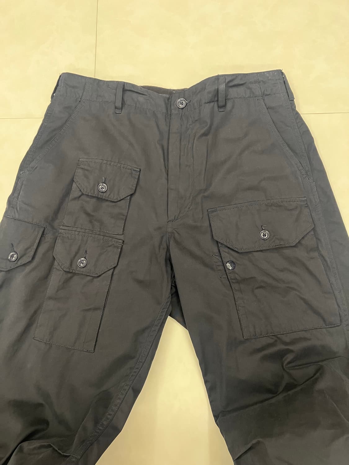 엔지니어드가먼츠 FA팬츠 네이비색상 S사이즈 판매합니다. 상품이미지4