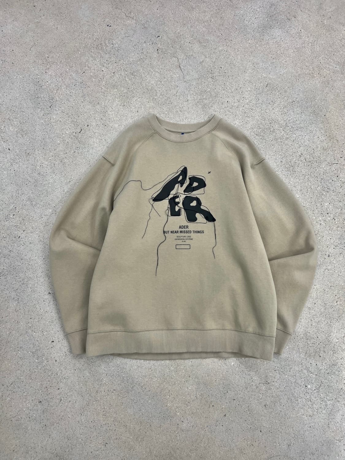 아더에러 스컬프터 로고 맨투맨 상품이미지2