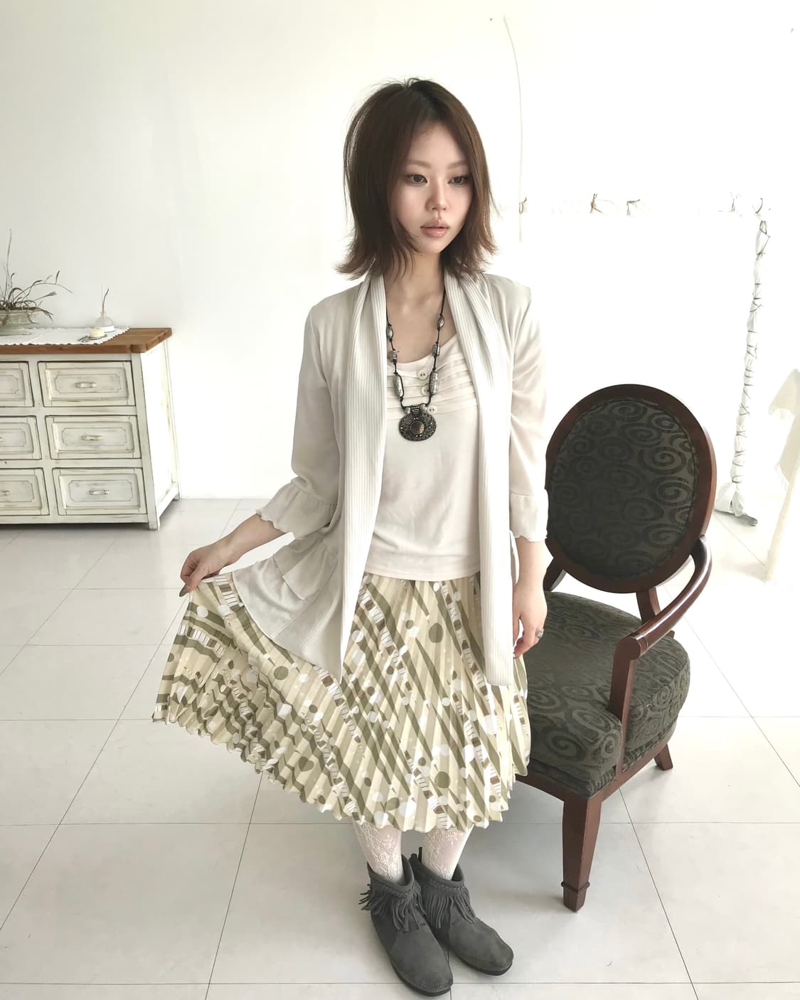 Set 아이보리 버튼 탑 & 플리츠 도트 패턴 미디스커트 상품이미지1