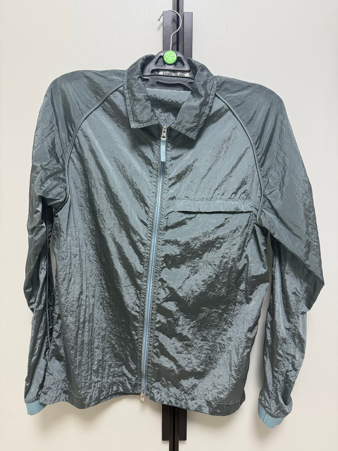 스톤아일랜드 22SS 나일론메탈 바람막이 아쿠아 M 상품이미지1