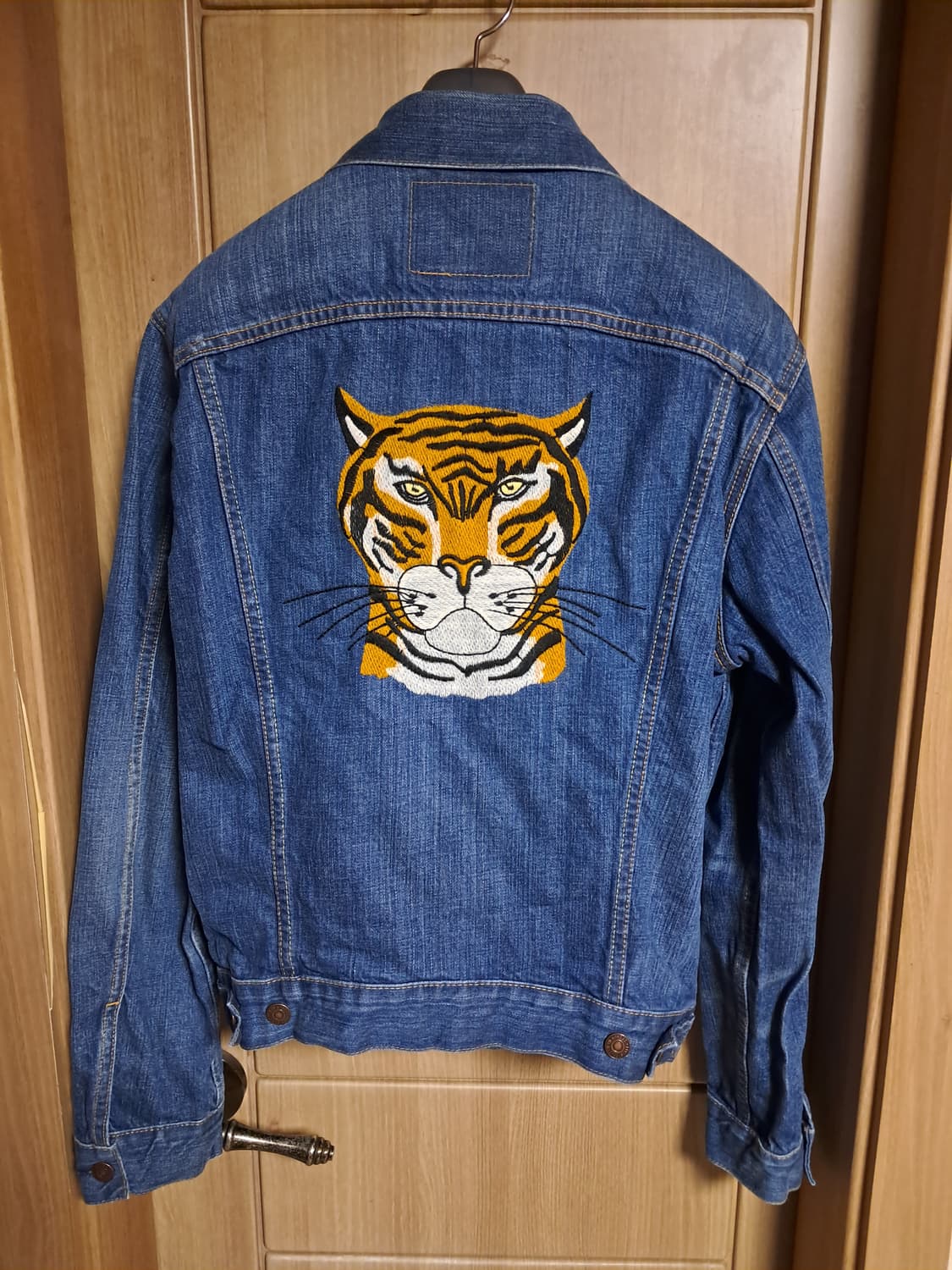 리바이스 타이거자수 데님자켓 40 상품이미지3