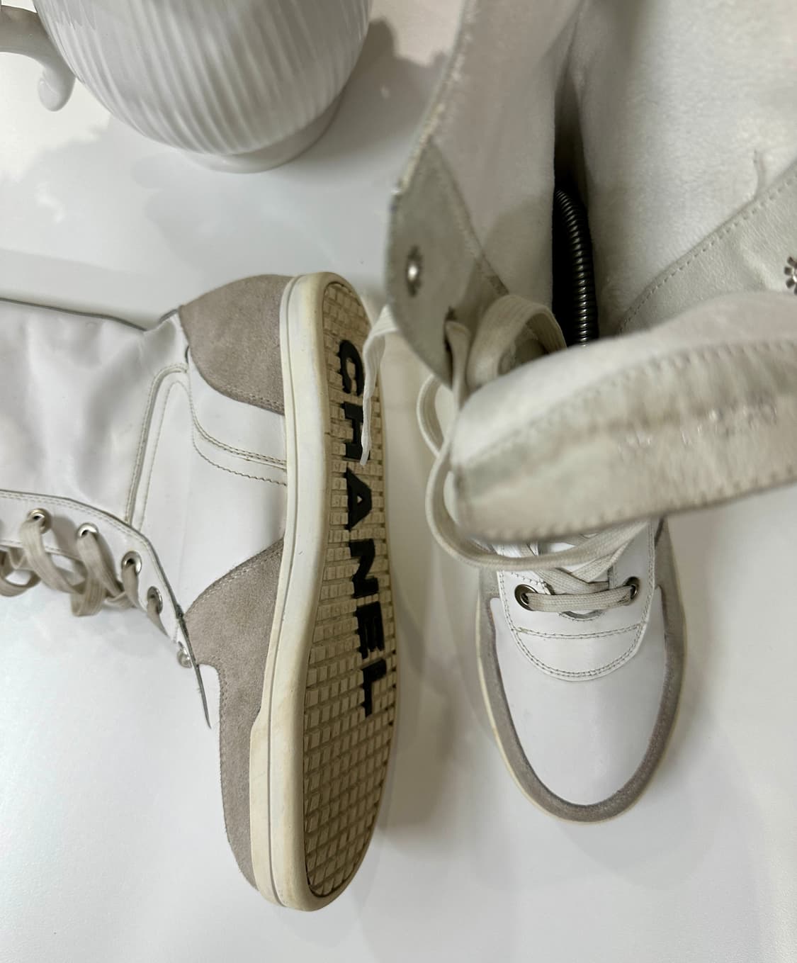 샤넬 시어링 부츠 미드사이즈 카프 화이트 레이스업 상품이미지5