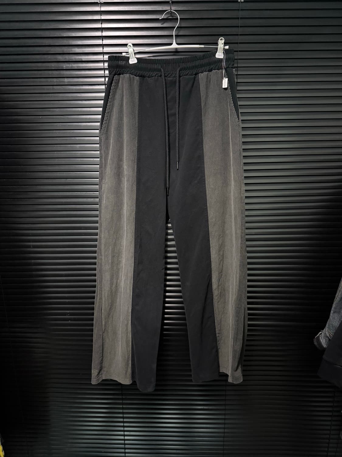 이넥시스 코듀로이 골덴 절개 블랙 차콜 배색 밴딩 와이드 통바지 끈 30 상품이미지3