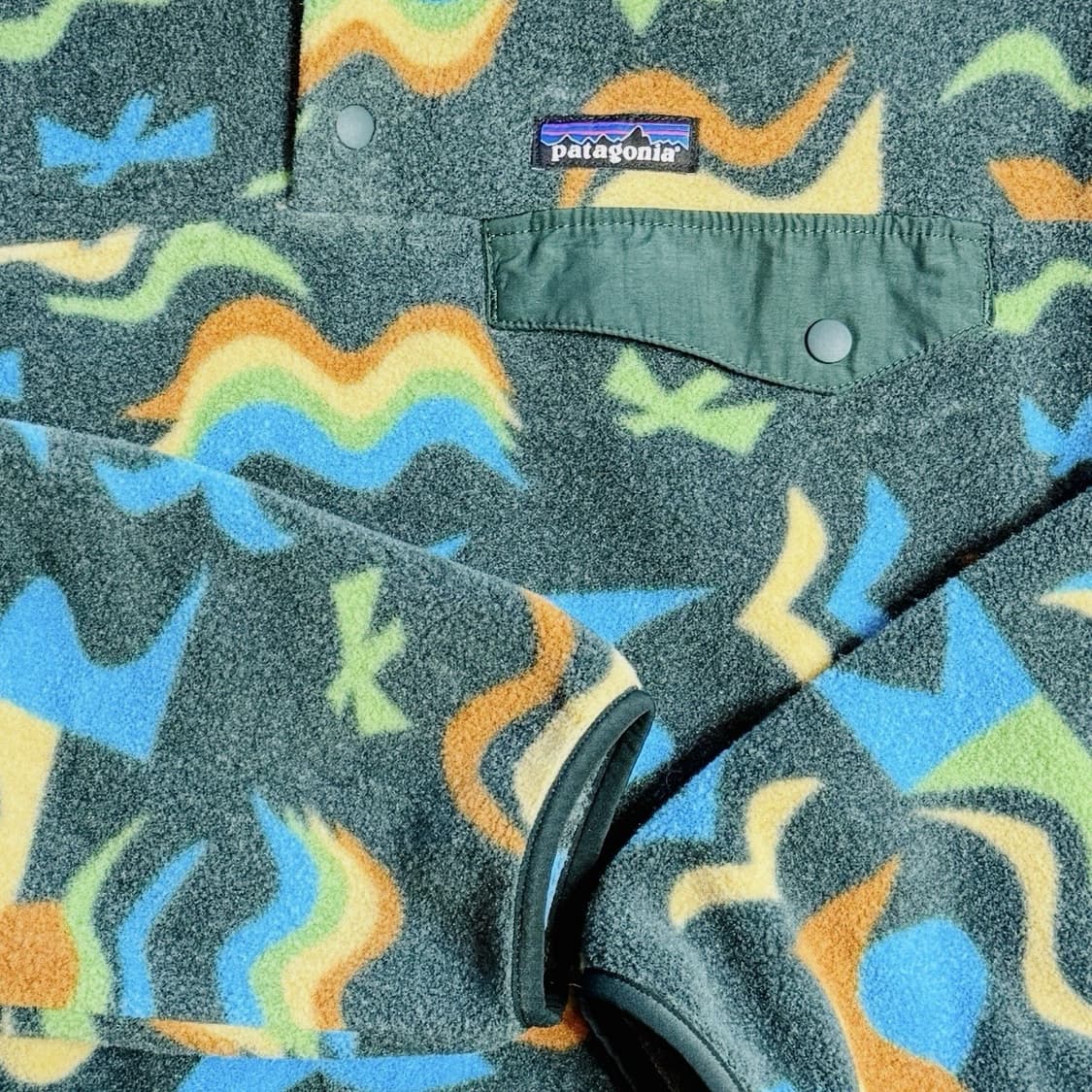 21FW 파타고니아 신칠라 스냅T 그린 멀티 패턴 상품이미지3