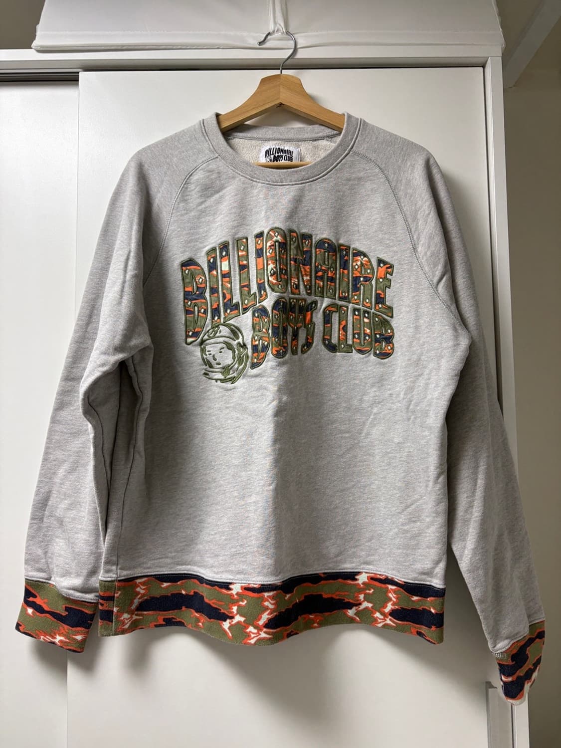 빌리어네어 보이즈 클럽 맨투맨 상품이미지1