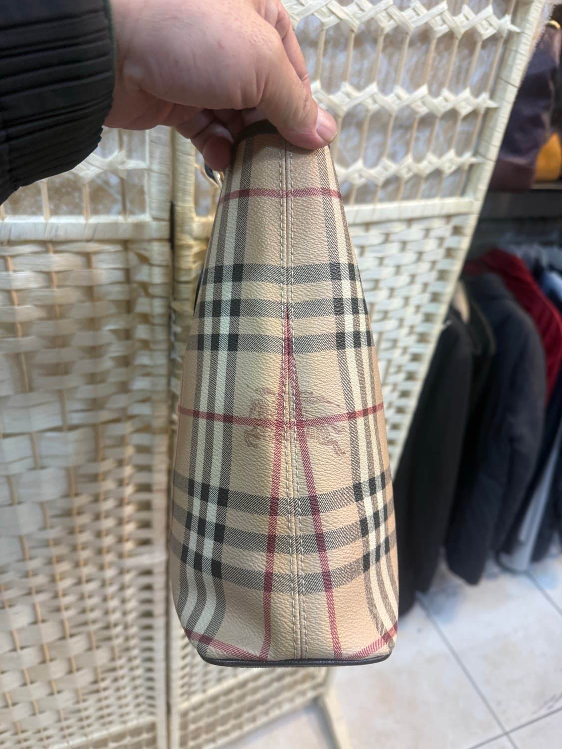 정품 버버리 노바체크 토트백 팝니다 상품이미지5