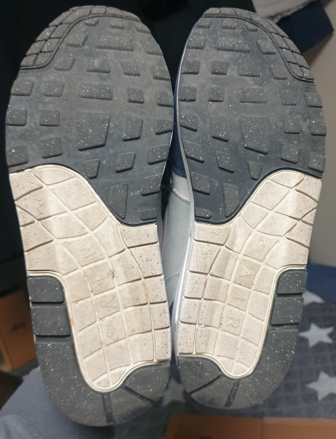 나이키 에어맥스1 풋볼 그레이 라일락 블룸 스니커즈 (280) 상품이미지5