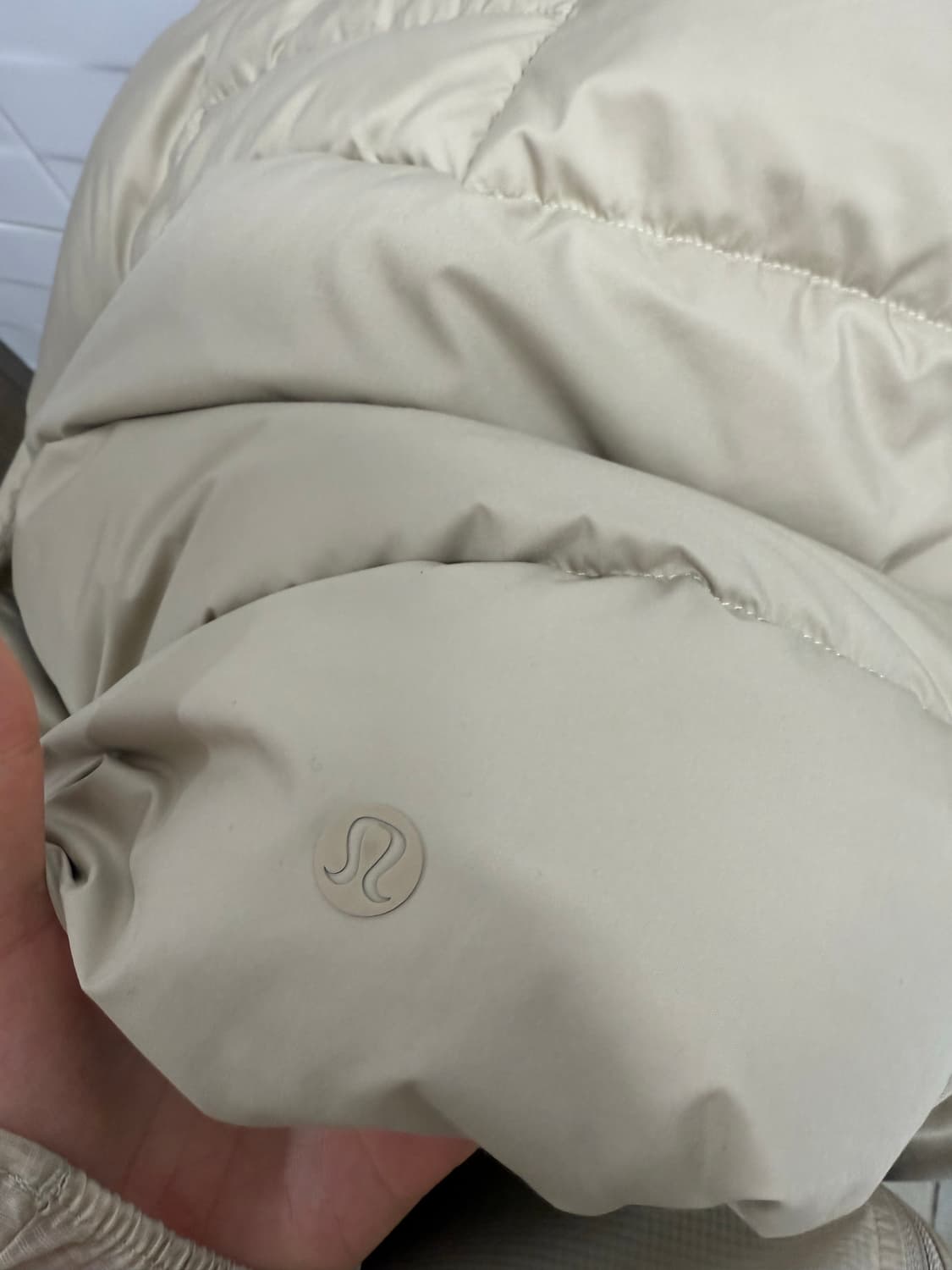 룰루레몬 원더퍼프 패딩 M사이즈입니다. 구스다운이라서 엄청 룰루레몬 원더 상품이미지6