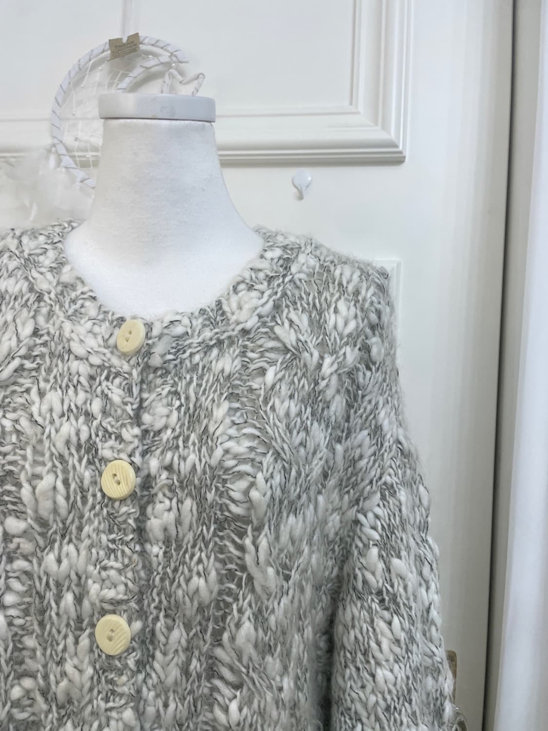 khaki white boucle over sweater cardigan 상품이미지6