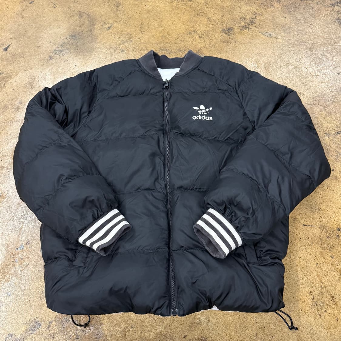 아디다스 흰검 블랙 양면 리버시블 숏패딩 105 상품이미지2