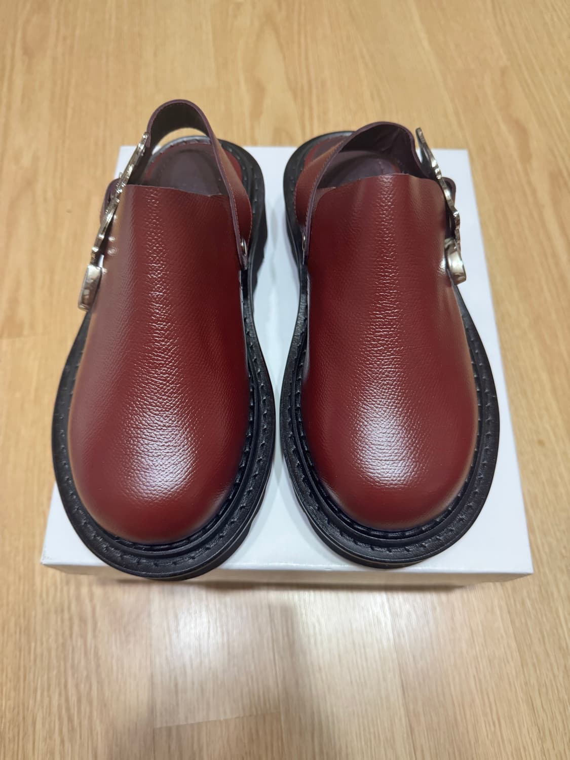 토가 풀라 레더 샌들 상품이미지3