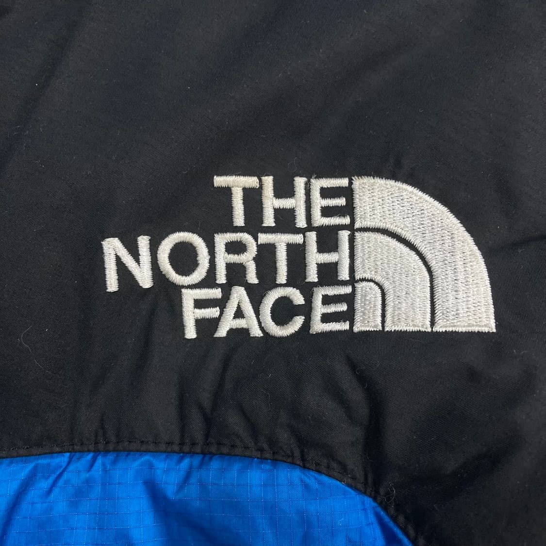 노스페이스 블루 컬러 써밋 시리즈 구스다운 패딩 상품이미지2