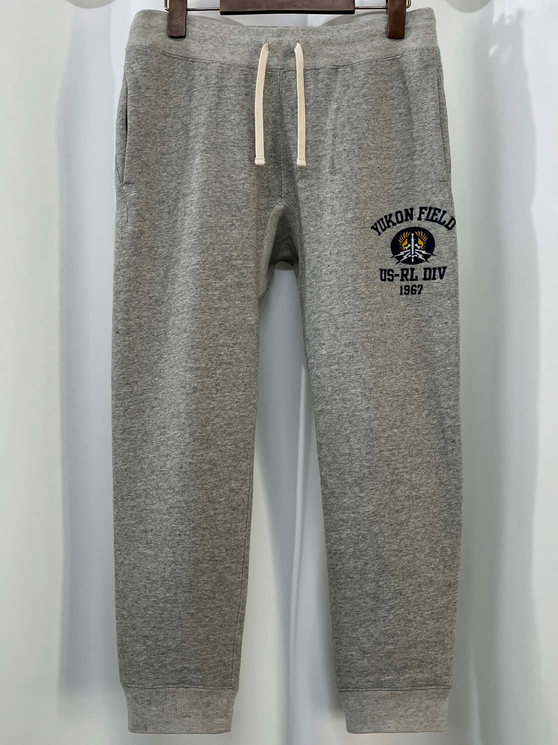 폴로 랄프로렌 유콘필드 플리스 그래픽 멜란지 그레이 조거 스웻팬츠 상품이미지1