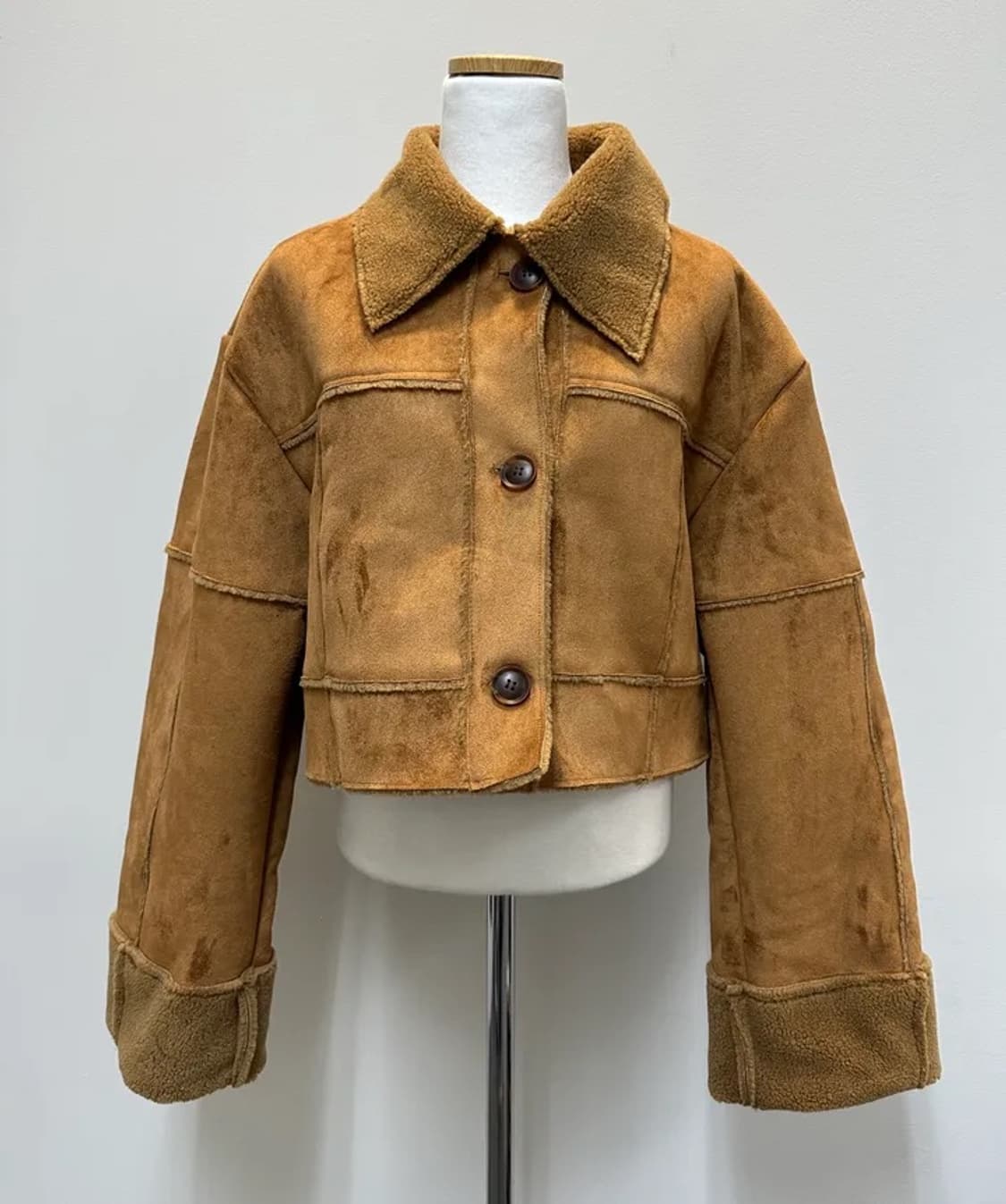 Tender suede mustang 스웨이드 크롭 무스탕  상품이미지1