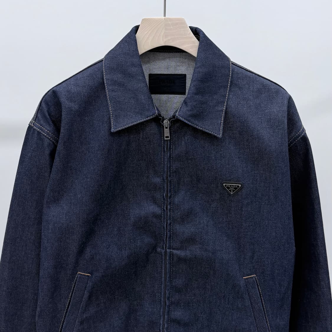 [S+급/M] 프라다 삼각로고 데님 블루종 청자켓 상품이미지3