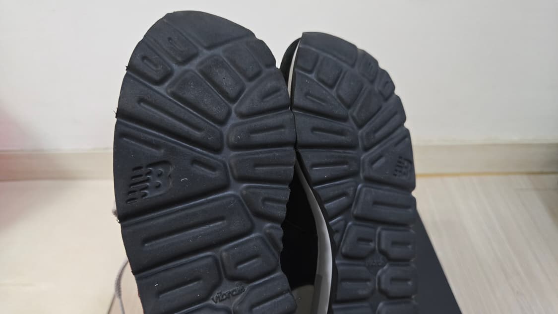 260 뉴발란스 990 v1 USA 블랙레드  상품이미지8