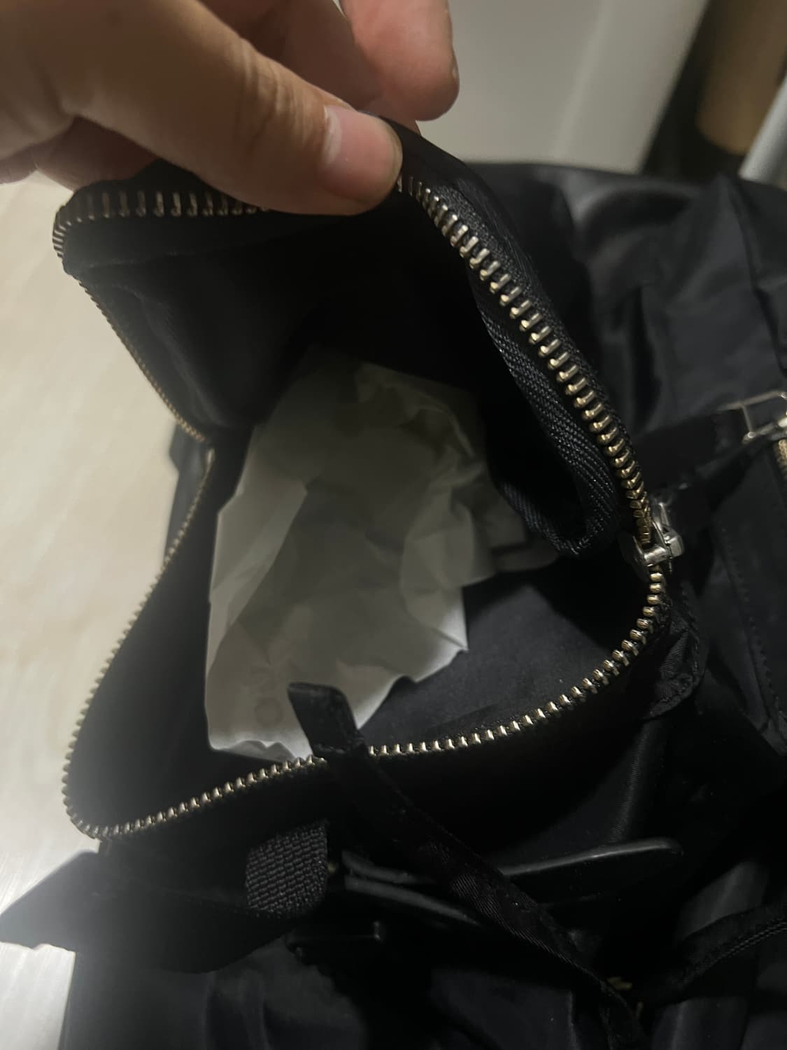 years ago 블랙 레더 트림 투 피오우시이티 럭 색 상품이미지2